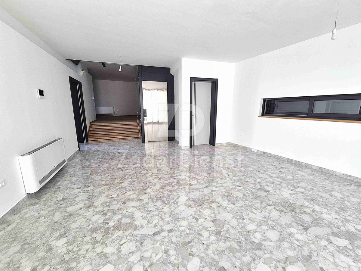 Villa con piscina e splendida vista sul mare