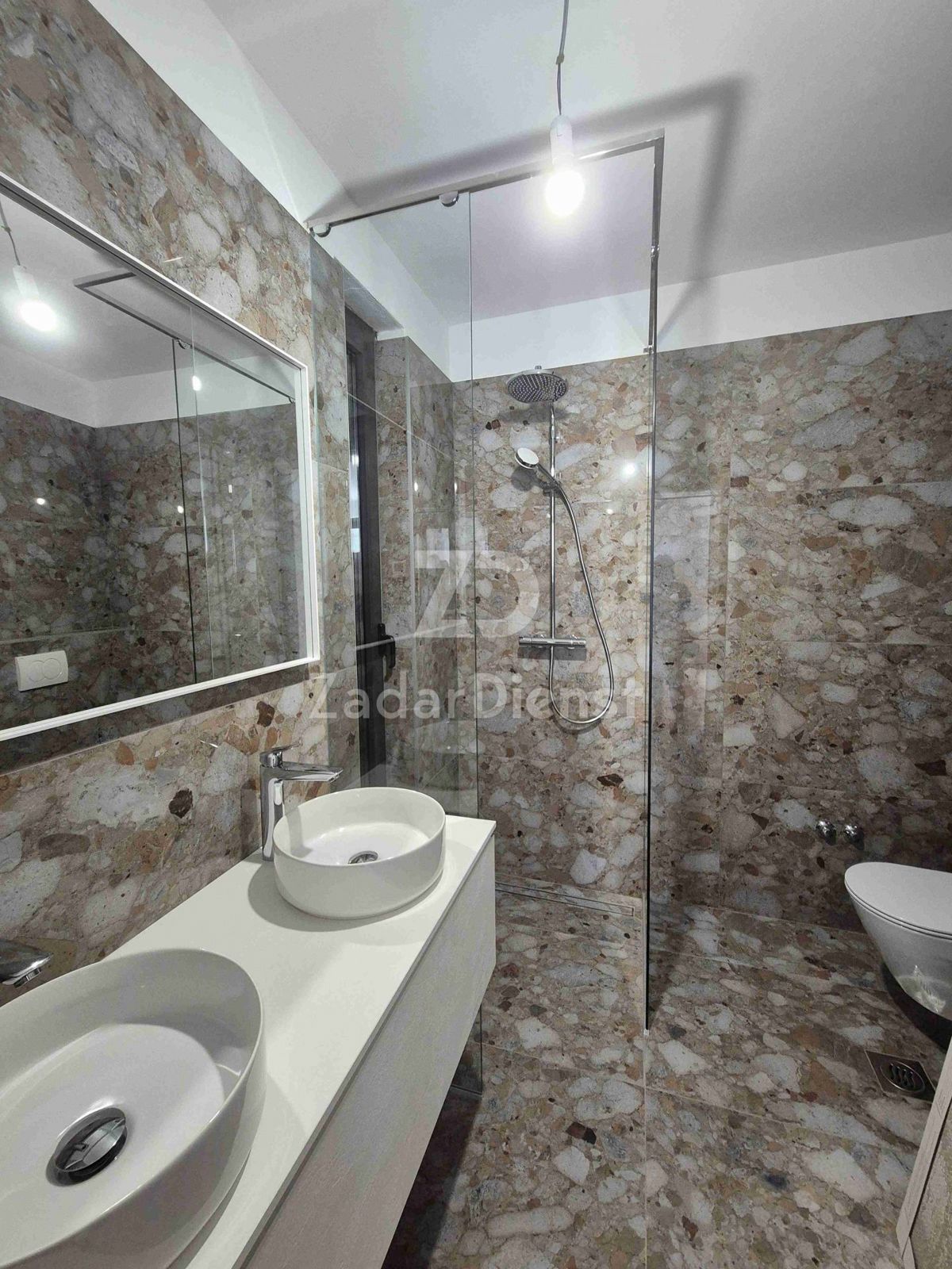 Villa con piscina e splendida vista sul mare