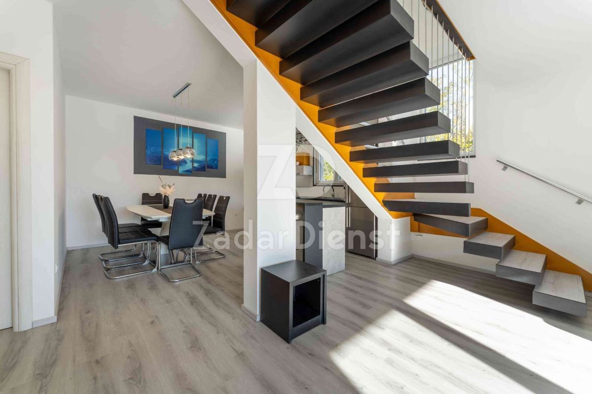 Villa moderna con piscina in una splendida zona di Privlaka