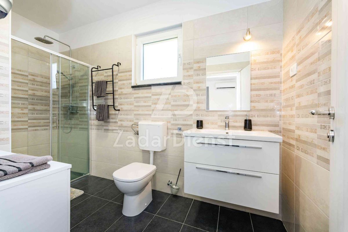 Villa moderna con piscina in una splendida zona di Privlaka