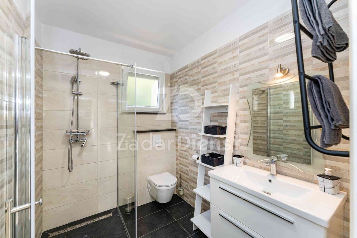 Villa moderna con piscina in una splendida zona di Privlaka