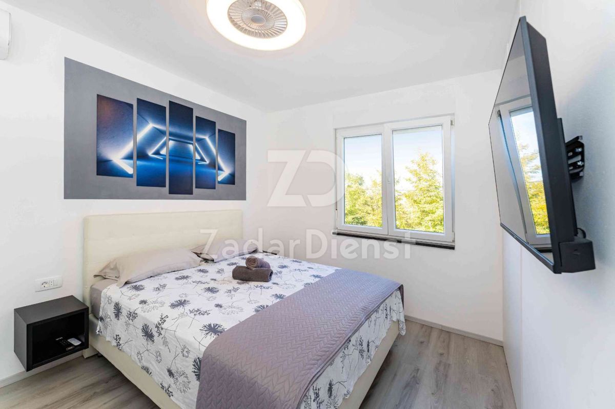 Villa moderna con piscina in una splendida zona di Privlaka