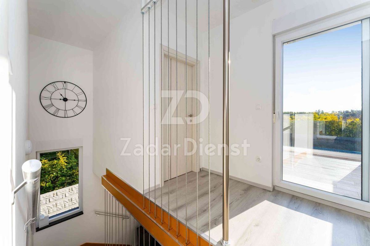 Villa moderna con piscina in una splendida zona di Privlaka