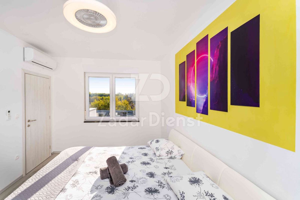 Villa moderna con piscina in una splendida zona di Privlaka