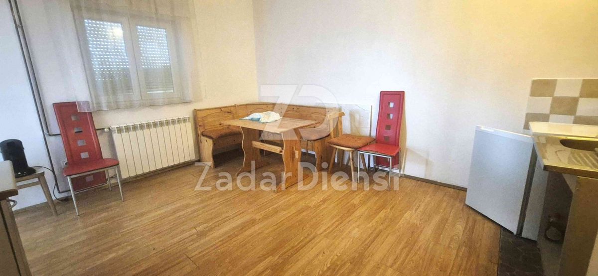 Casa con 3 unità abitative e terreno spazioso