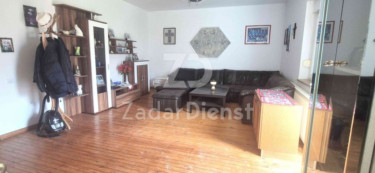 Casa con 3 unità abitative e terreno spazioso