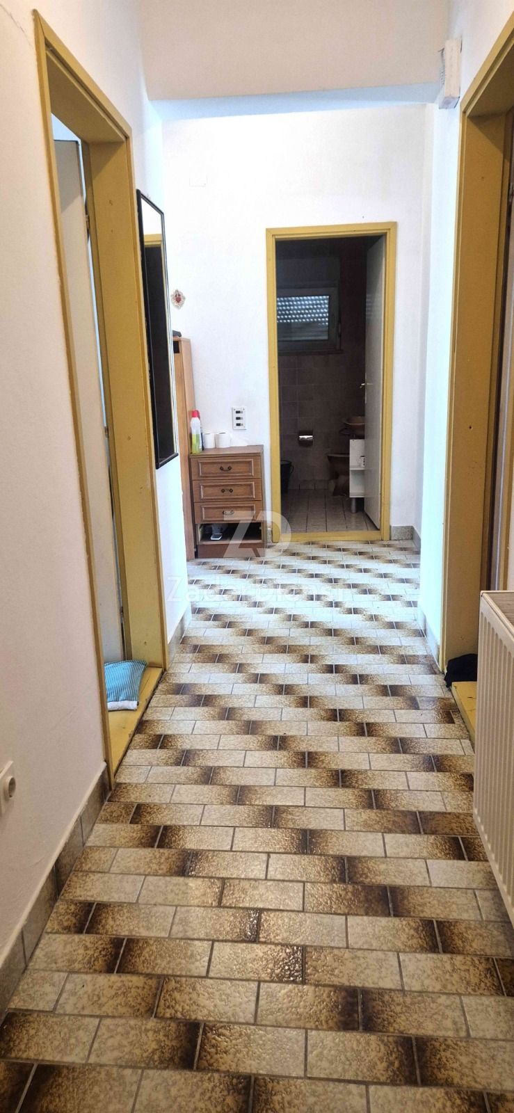 Casa con 3 unità abitative e terreno spazioso