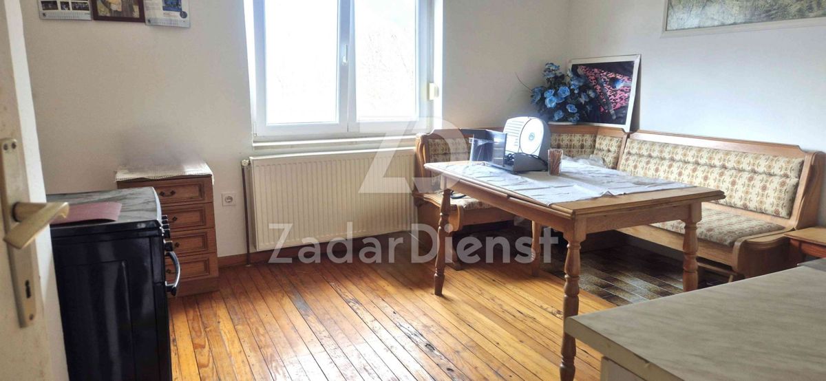 Casa con 3 unità abitative e terreno spazioso