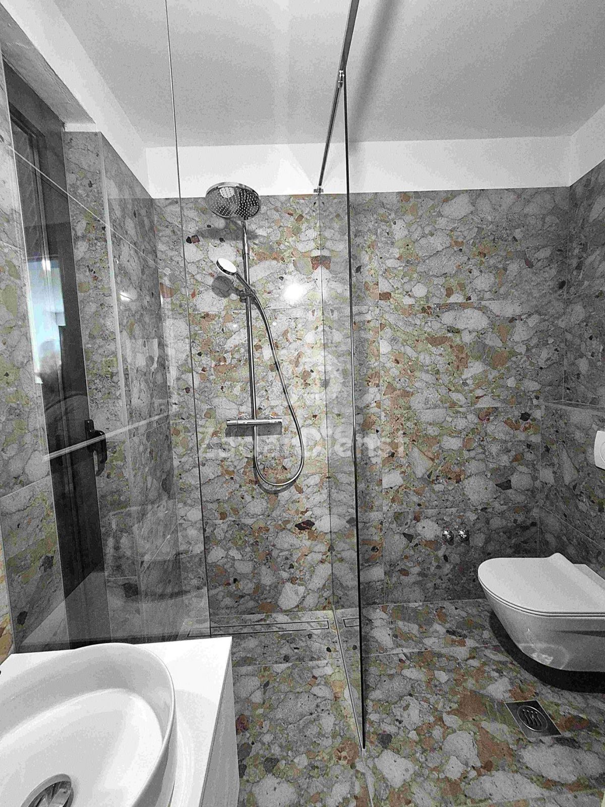 Villa moderna con piscina e vista mare a Sukošan