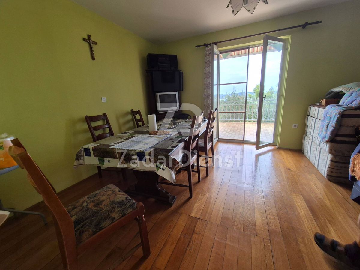 Casa con 4 unità abitative e vista sul mare a Sv. Filip i Jakov