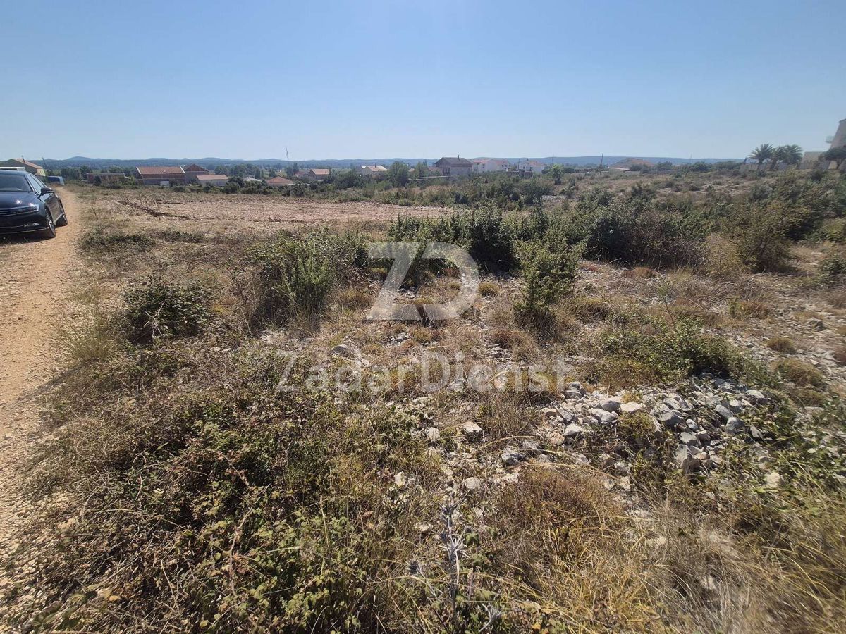 Terreno di 678 m2 in ottima posizione a Kakma