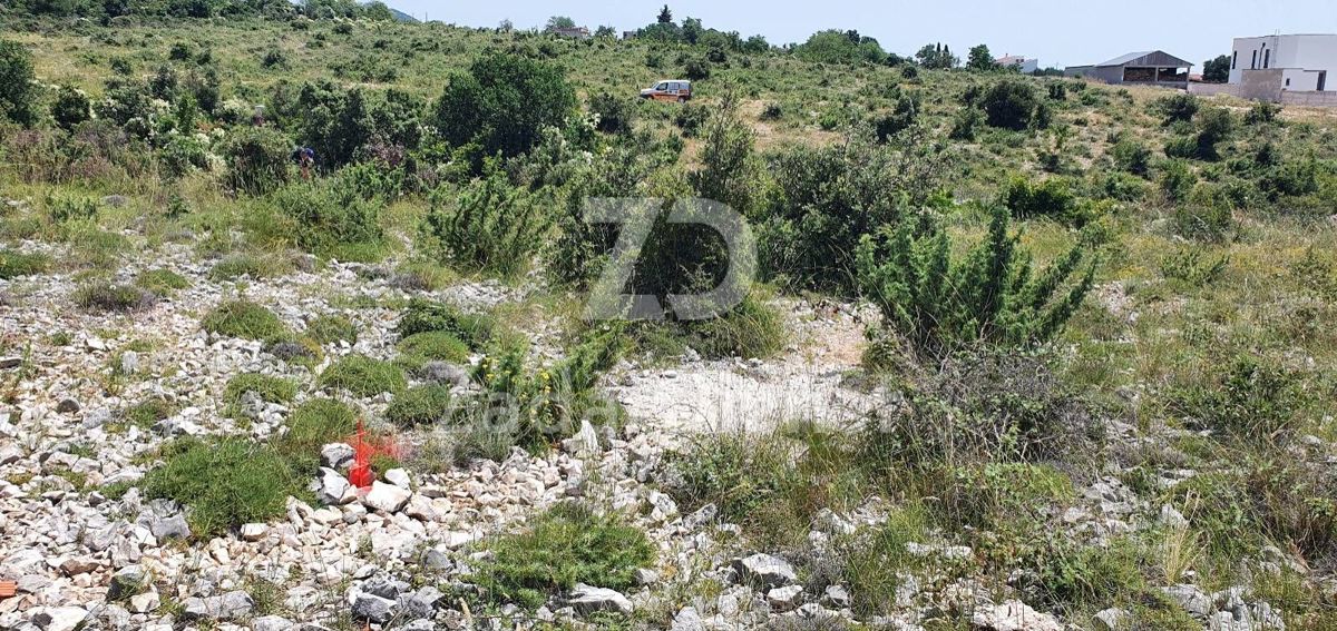 Terreno di 678 m2 in ottima posizione a Kakma