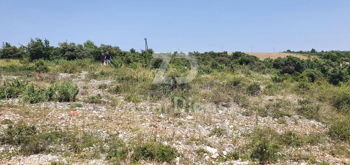 Terreno di 678 m2 in ottima posizione a Kakma