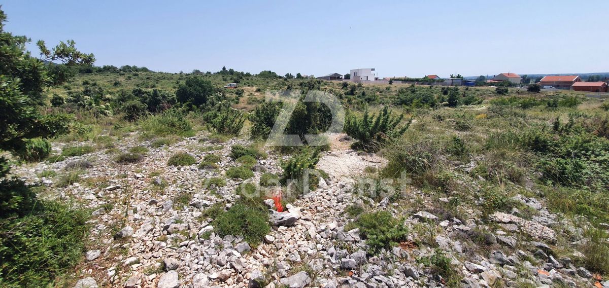 Terreno di 678 m2 in ottima posizione a Kakma