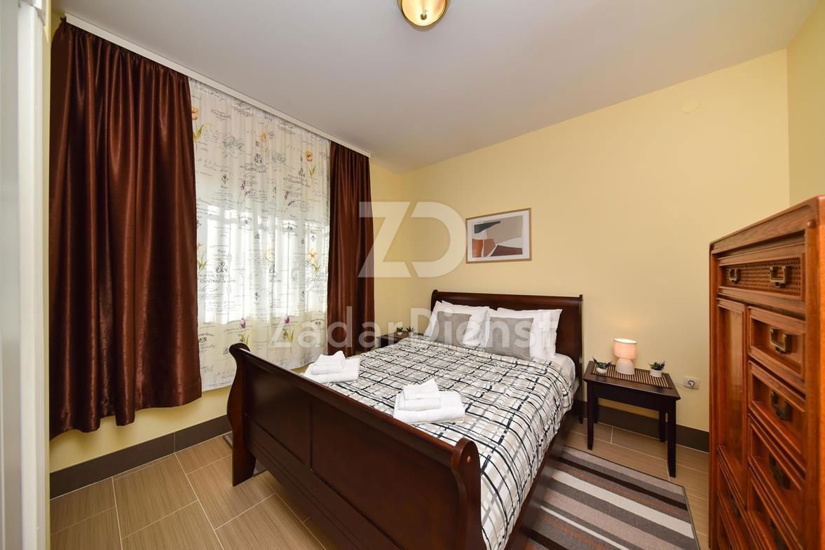 Casa con 6 appartamenti e vista sul mare a Vrsi