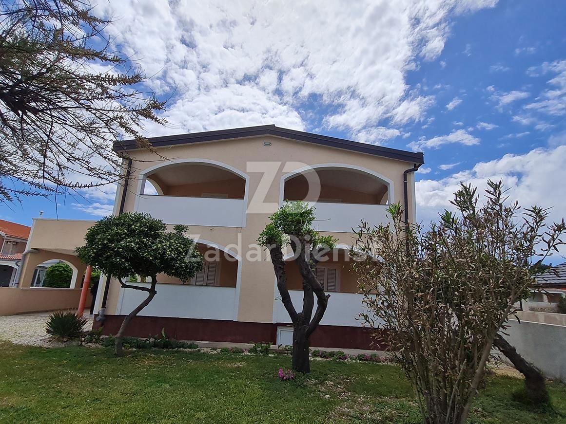 Appartamento di 54 m2, prima fila sul mare sull'isola di Vir