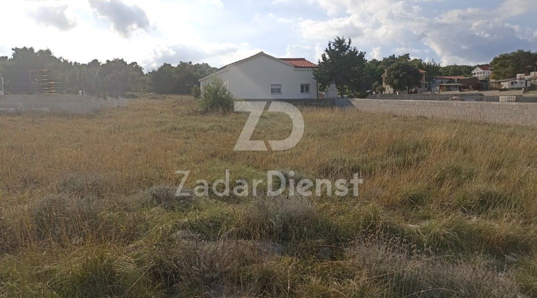 Terreno con vista aperta sul mare sull'isola di Vir