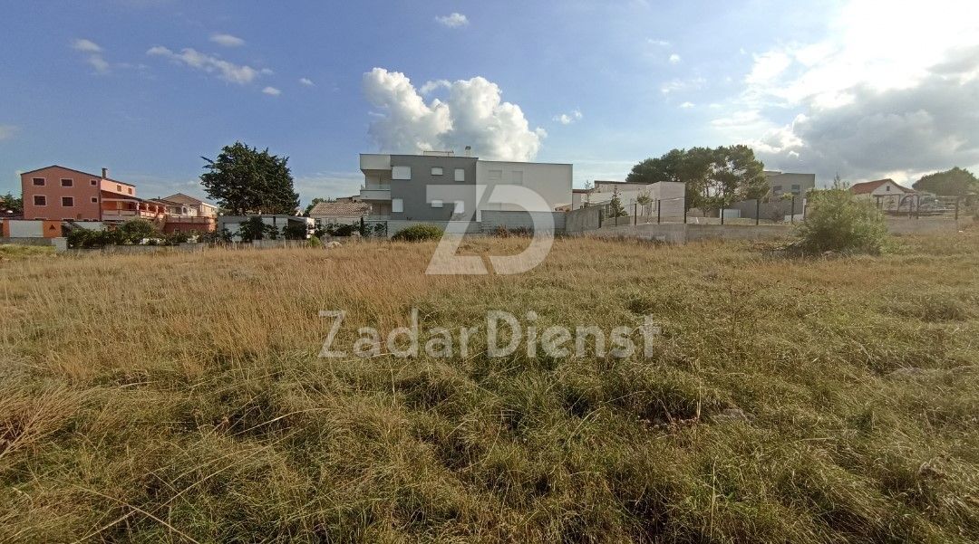 Terreno con vista aperta sul mare sull'isola di Vir