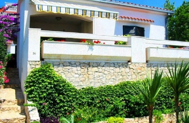 SEAFRONT HOUSE ON TROGIR RIVIERA