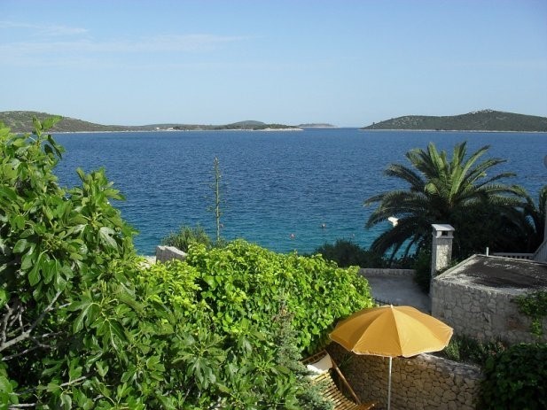 SEAFRONT HOUSE ON TROGIR RIVIERA