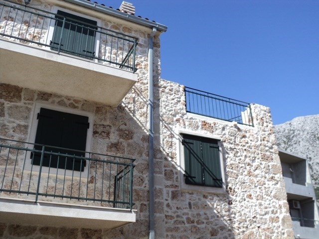 CASA DI PIETRA CON VISTA MARE IN VENDITA, TUCIPI, MAKARSKA