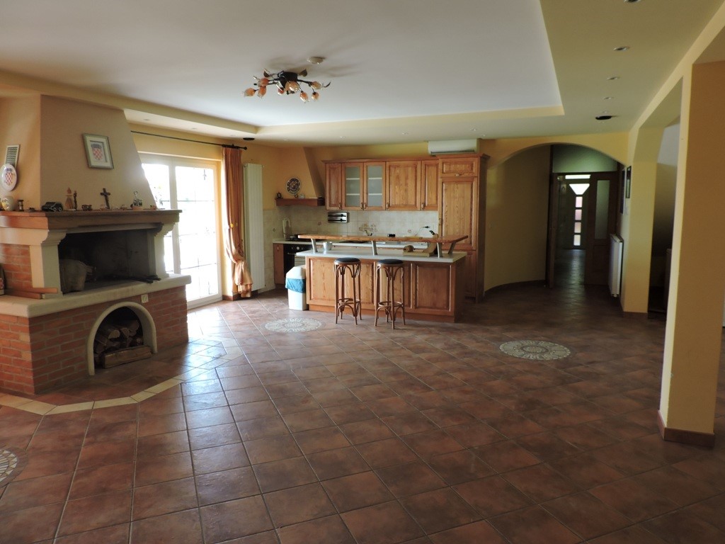 Immobili Istria, vendo villa, dintorni Buje - Buie