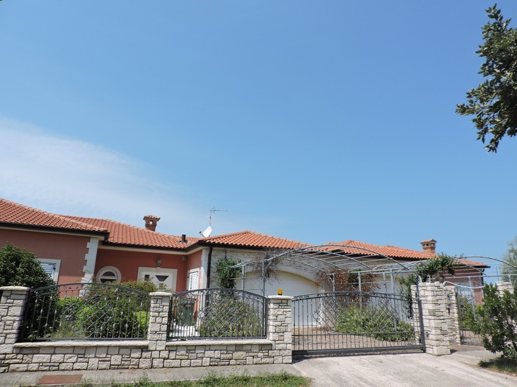 Immobili Istria, vendo villa, dintorni Buje - Buie