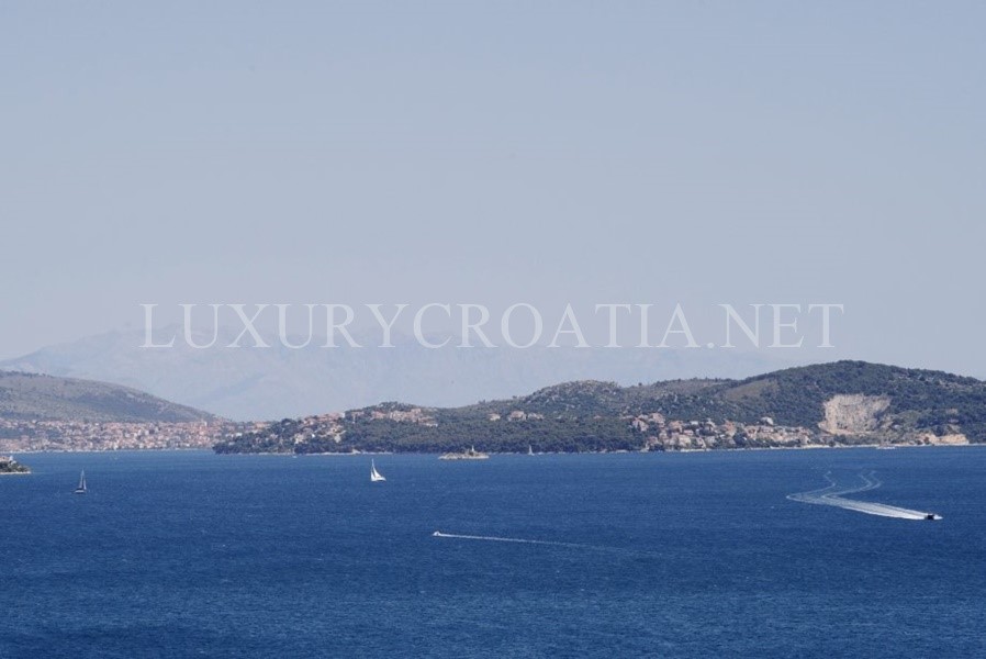 Incredibile casa vicino al mare in vendita, zona di Trogir