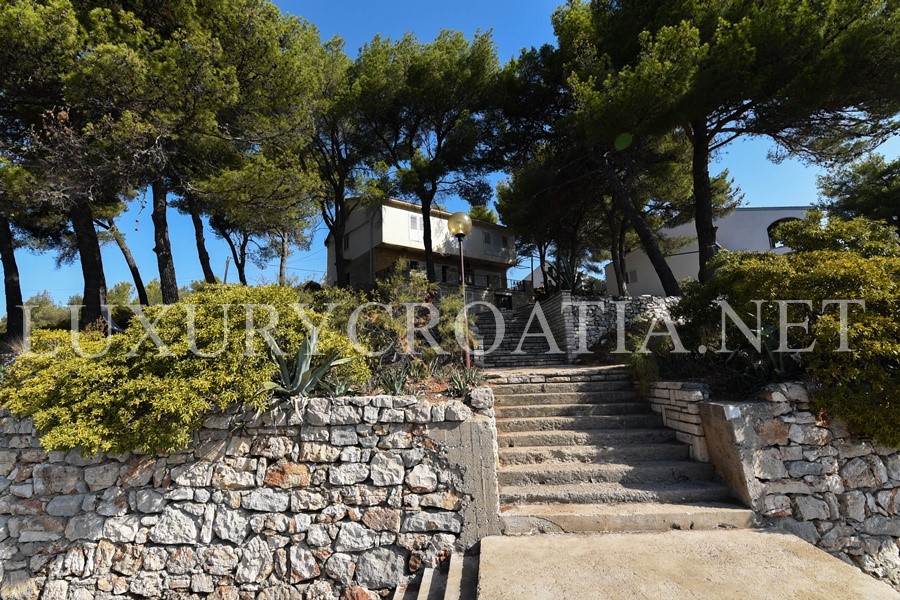 VILLA WATERFRONT IN VENDITA, VELI IZ, ZADAR AREA