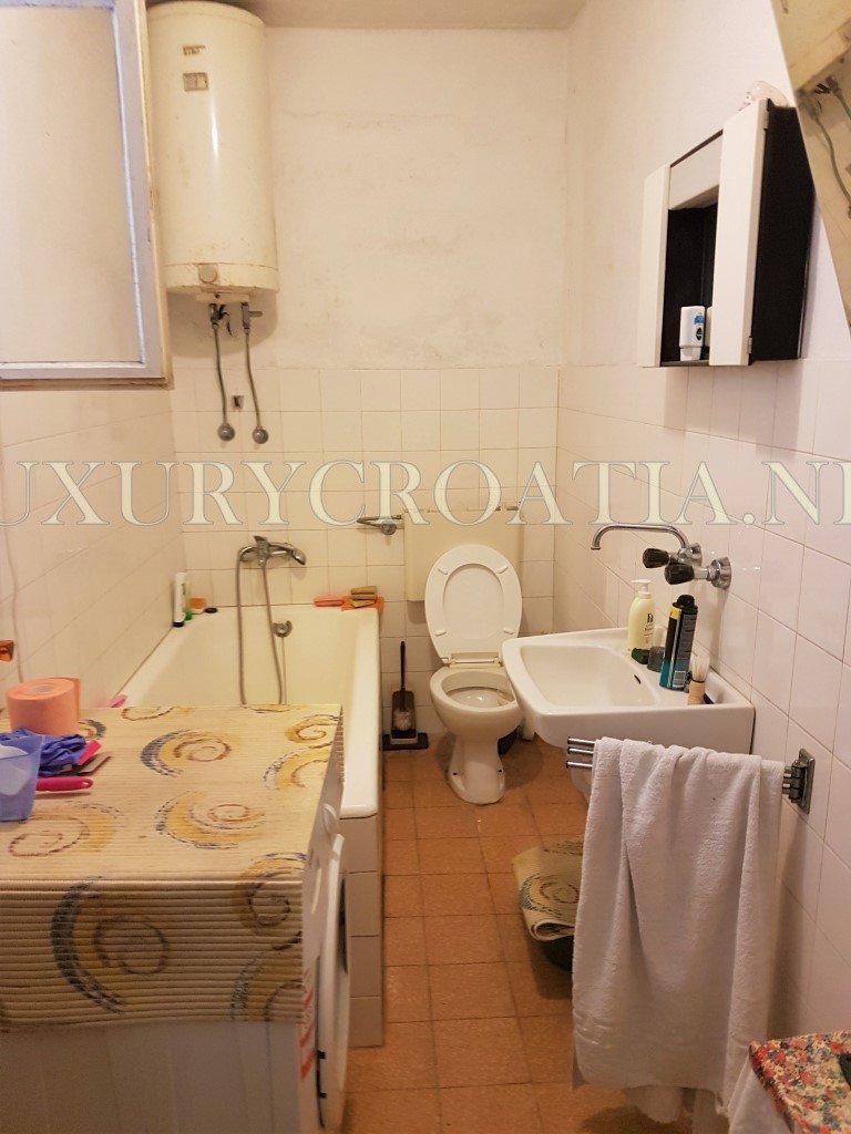CASA FRONTE MARE IN VENDITA, ZONA OREBICA, CROAZIA