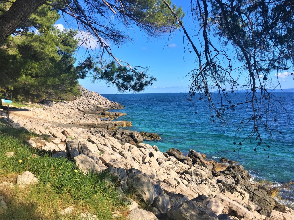 Terra al mare in vendita con casa in via di sviluppo, isola di Korcula