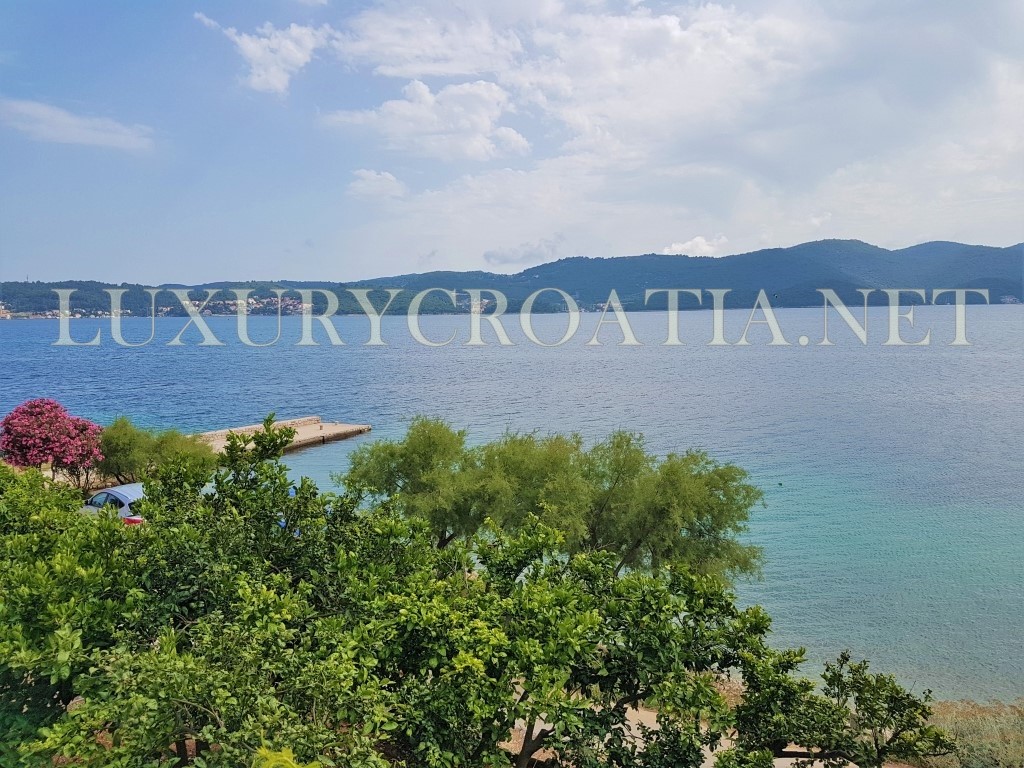 CASA FRONTE MARE IN VENDITA, ZONA OREBICA, CROAZIA
