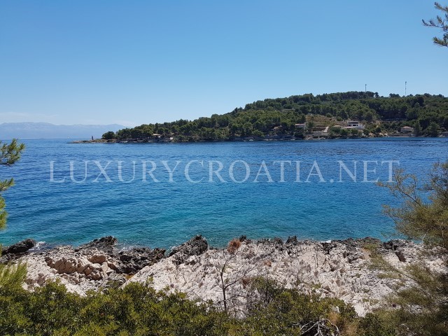 Terreno in vendita a 100 metri dal mare, isola di Solta