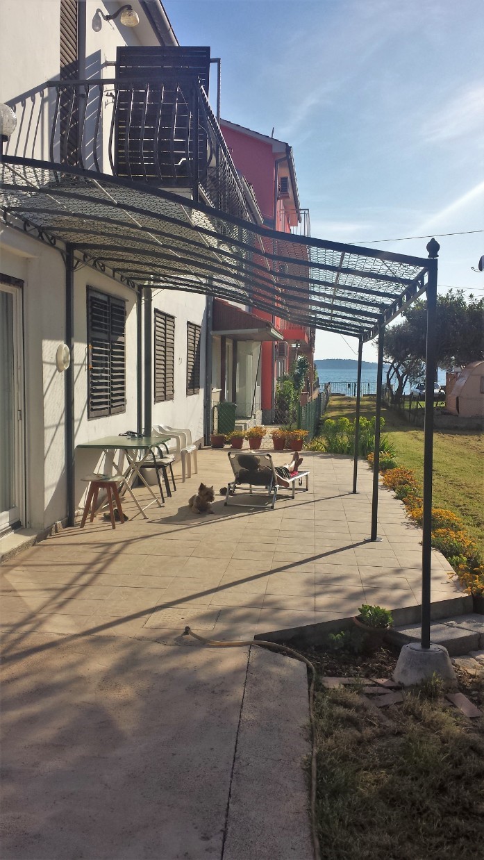CASA IN VENDITA SULLA SPIAGGIA A ZAGABRIA SUKOSAN