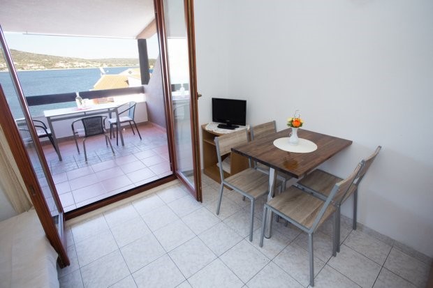 Nuova casa prima fila al mare in vendita, zona Sibenik