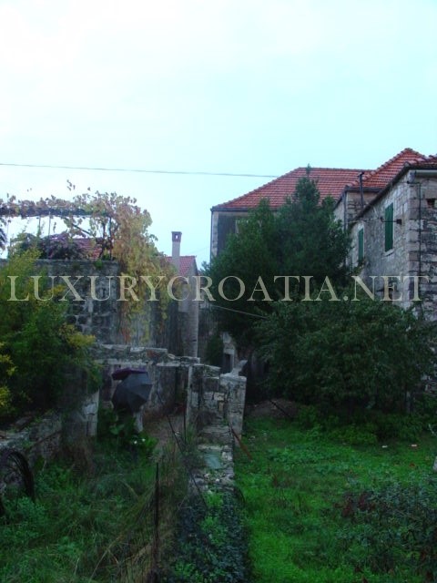 Vecchia casa di pietra in vendita, Brac