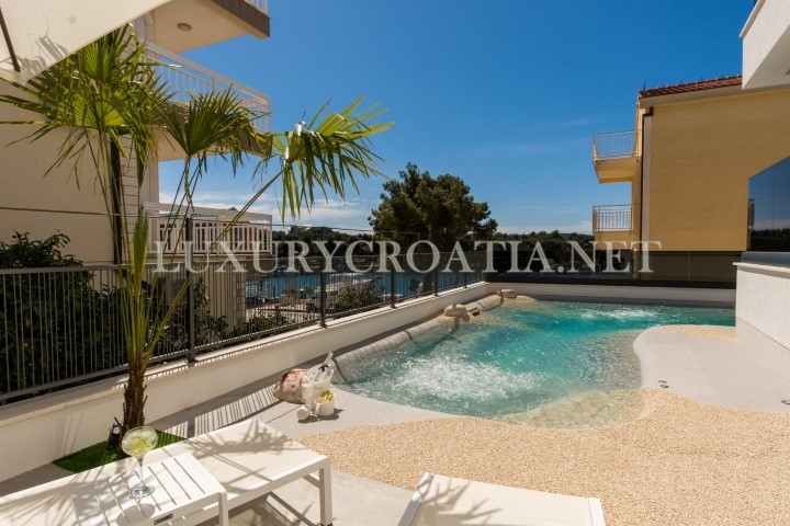 Villa con piscina in vendita, zona di Trogir