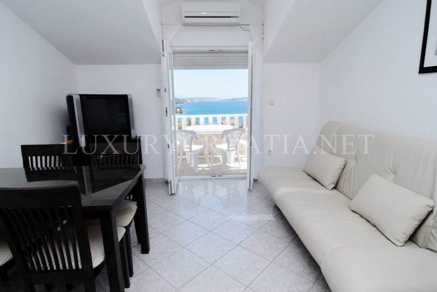 Incredibile casa vicino al mare in vendita, zona di Trogir