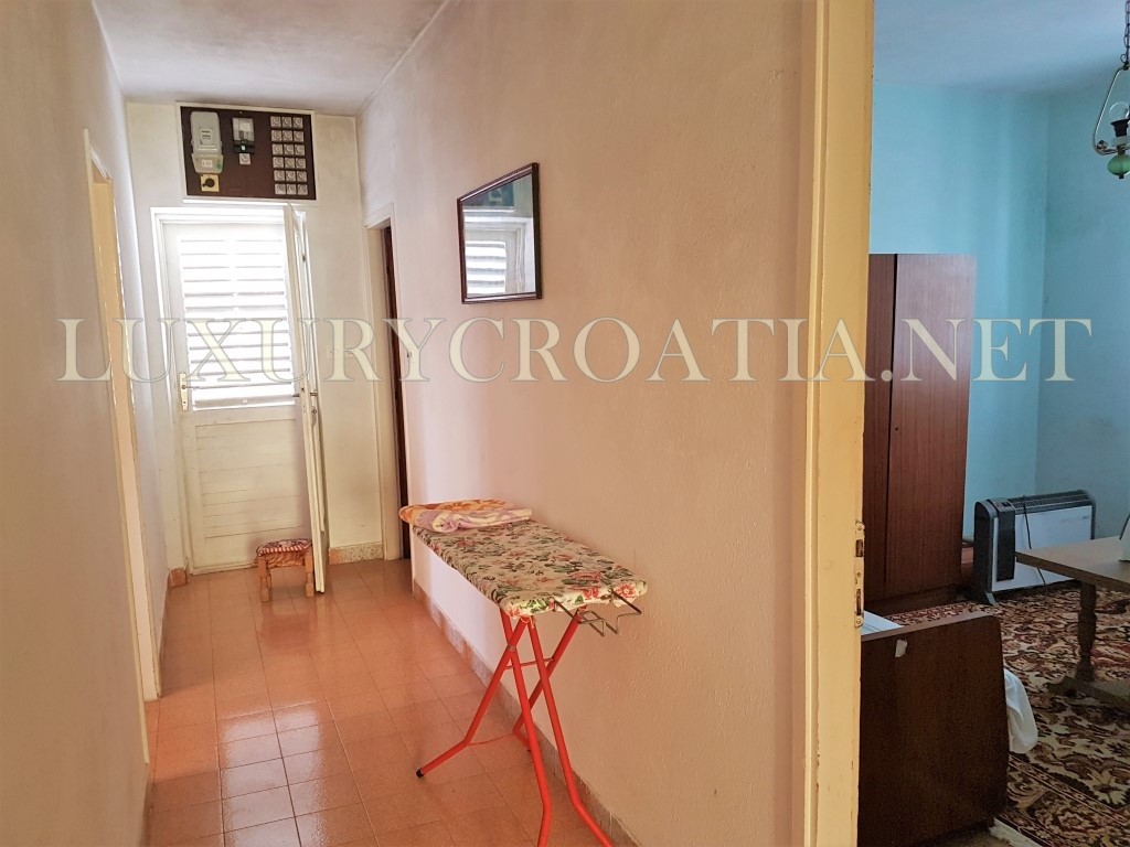 CASA FRONTE MARE IN VENDITA, ZONA OREBICA, CROAZIA