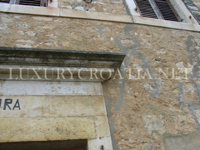 Vecchia casa di pietra in vendita, Brac