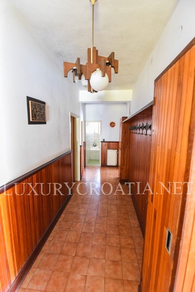 VILLA WATERFRONT IN VENDITA, VELI IZ, ZADAR AREA