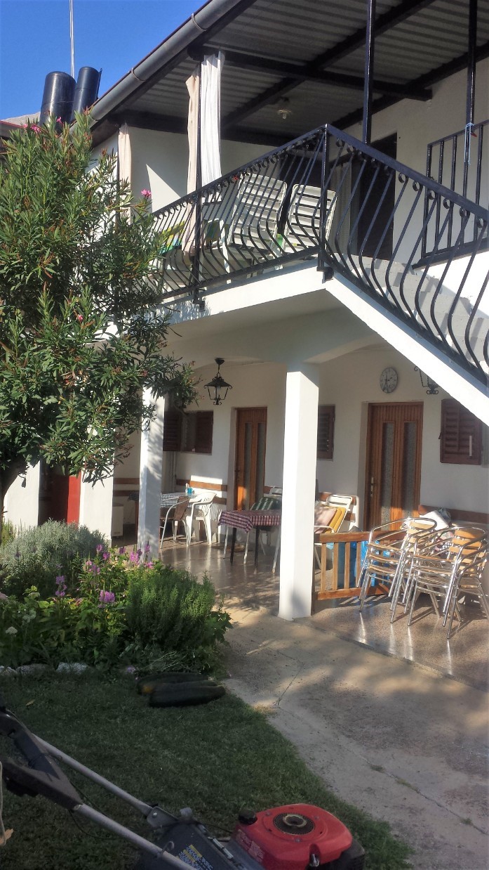CASA IN VENDITA SULLA SPIAGGIA A ZAGABRIA SUKOSAN