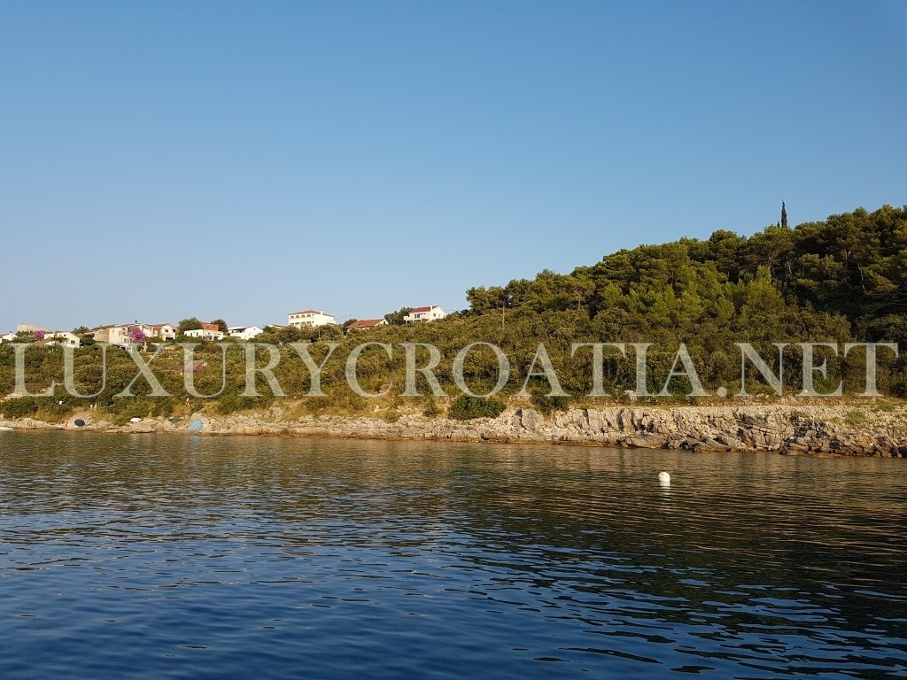 TERRA DI WATERFRONT IN VENDITA, ISOLA DI SOLTA, CROAZIA
