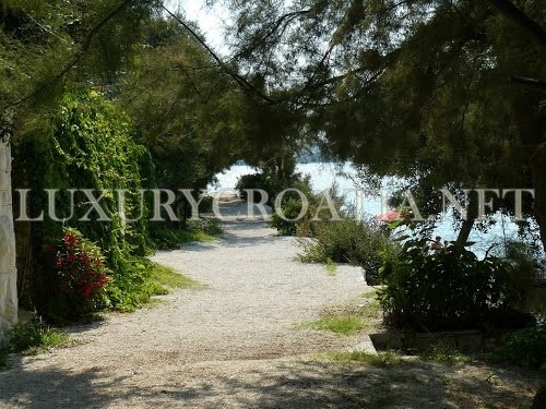 Casa sul mare in vendita, zona di Trogir