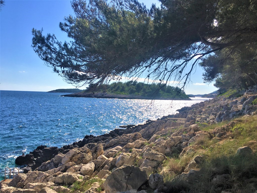 Terra al mare in vendita con casa in via di sviluppo, isola di Korcula