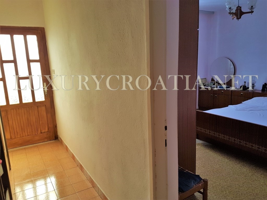 CASA FRONTE MARE IN VENDITA, ZONA OREBICA, CROAZIA