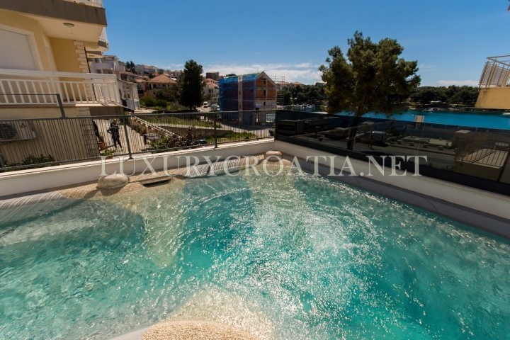 Villa con piscina in vendita, zona di Trogir