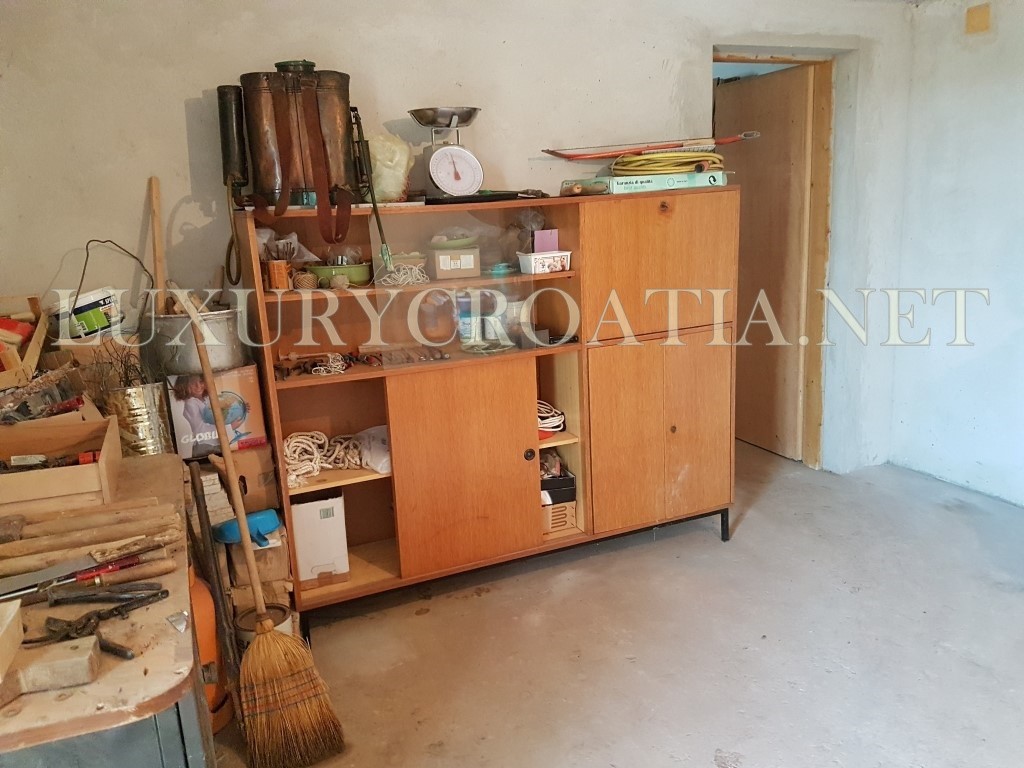 CASA FRONTE MARE IN VENDITA, ZONA OREBICA, CROAZIA