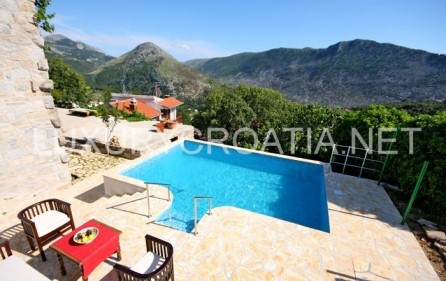 VISTA MARE VILLA CON PISCINA IN VENDITA, VICINO A SPACCATO