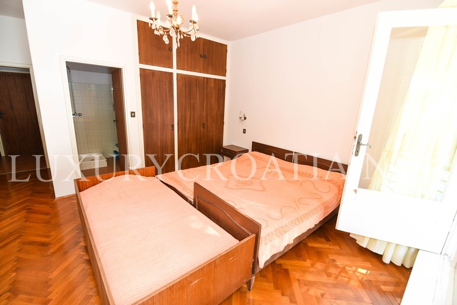 VILLA WATERFRONT IN VENDITA, VELI IZ, ZADAR AREA